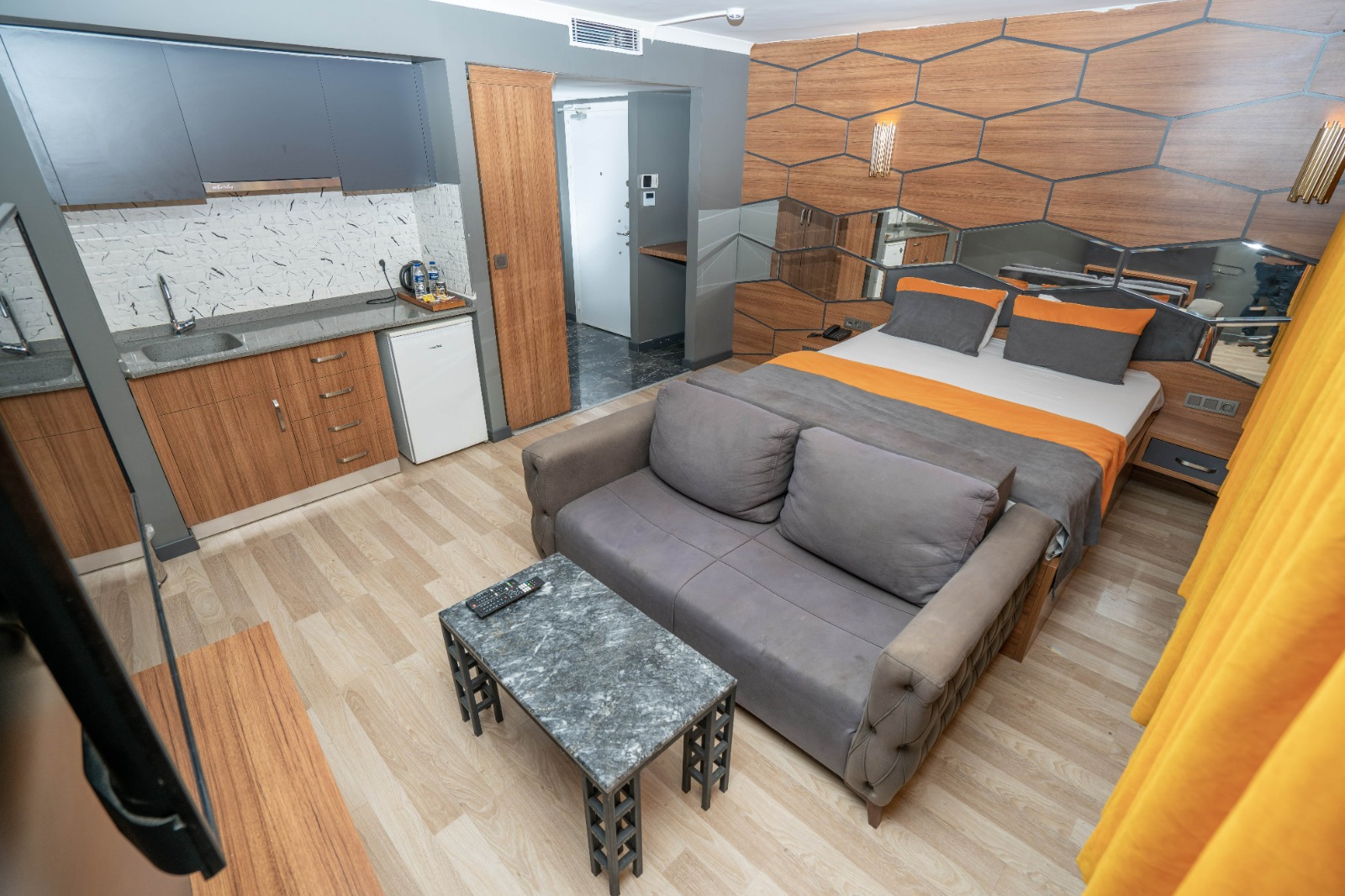 216 F&B Suites Kadıköy